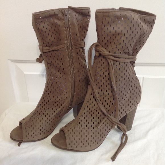 Breckelles Shoes - Breckelles Boots Faux Swede Size 9